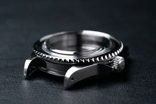 Load image into Gallery viewer, 40mm DWC Vintage Diver Case - Stainless Steel - high-dome acrylic