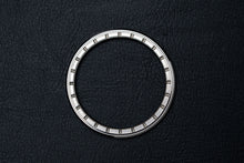 Load image into Gallery viewer, diy watch club silver bezel with 24 click- for diver watch