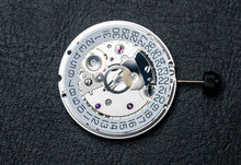 Load image into Gallery viewer, Swiss made Sellita SW200-1 Mechanical Movement | ETA 2824 Compatible - diy watch club movement