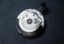 Load image into Gallery viewer, Swiss made Sellita SW200-1 Mechanical Movement | ETA 2824 Compatible- diy watch club watchmaking kit
