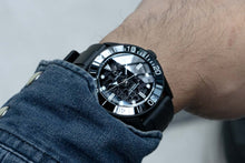 Load image into Gallery viewer, DIY Watch Club - Sapphire dial black diver with seiko nh72 movement - automatic