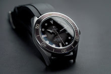 Load image into Gallery viewer, DIY WATCH CLUB - Diver with brown bezel insert (Seiko mod)