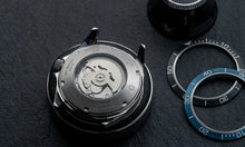 Load image into Gallery viewer, Seiko NH35 Movement (MV-NH35-SS) - With 3 o&#39;clock Date Function